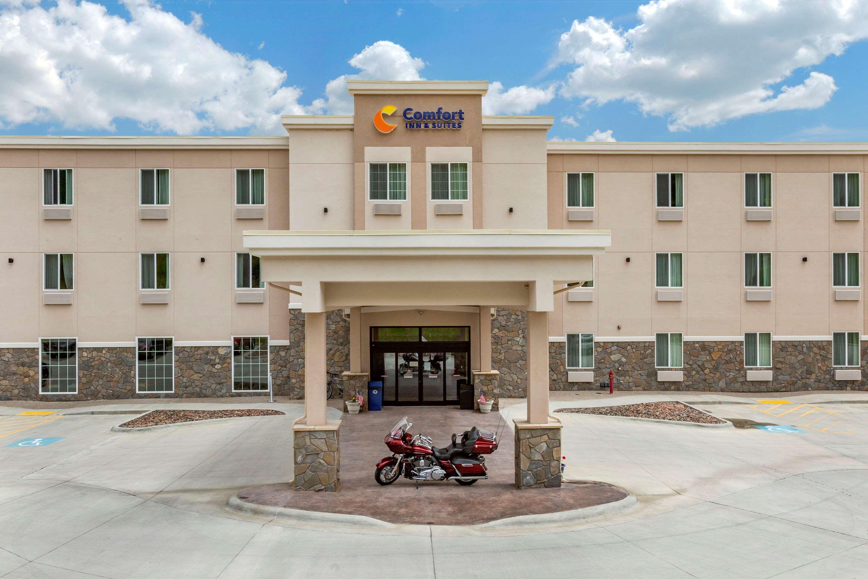 Comfort Inn & Suites Near Mt. Rushmore Hill City Exterior foto